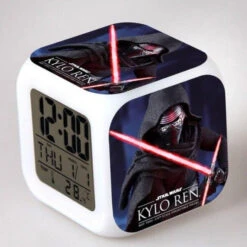 RÉVEIL STAR WARSCOMMANDANT KYLO REN