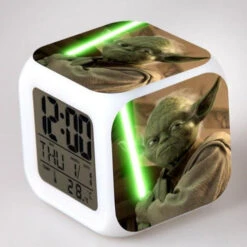 RÉVEIL STAR WARSMAÎTRE YODA AU COMBAT
